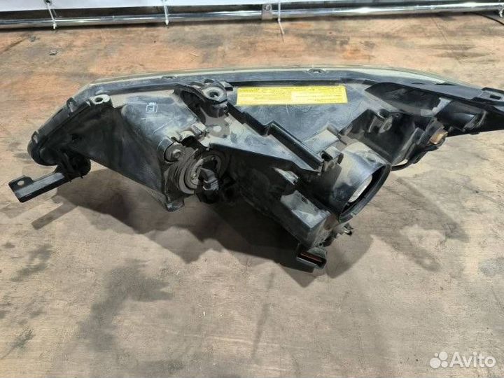 Фара ксеноновая Mitsubishi Outlander XL, передняя