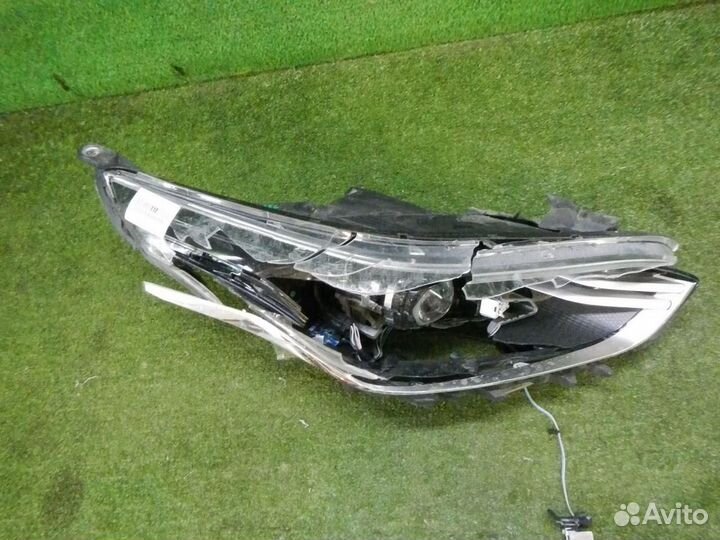 Фара правая Kia Cerato