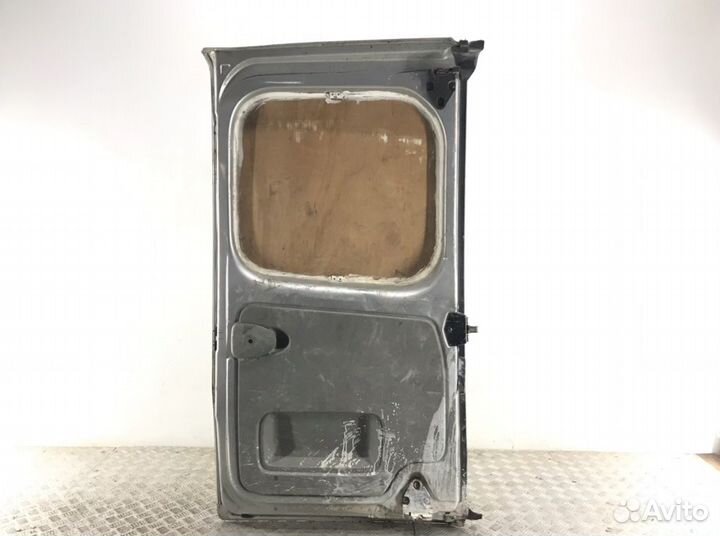 Дверь задняя распашная правая Nissan Primastar 2.0