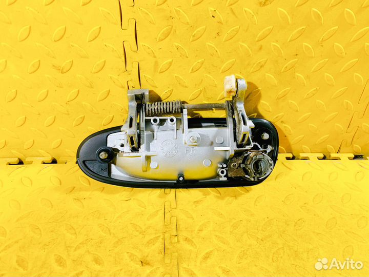 Ручка двери внеш. перед. прав. Mazda 626 Capella