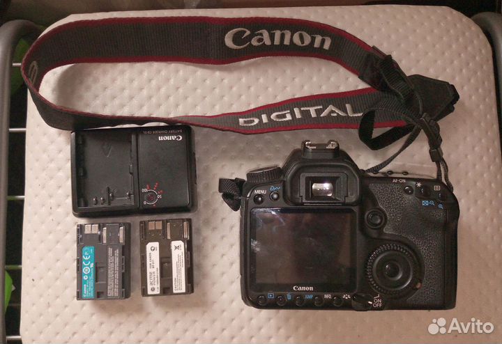 Зеркальный фотоаппарат Canon EOS 40D тушка