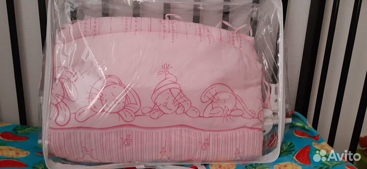 Бортики в кроватку новые+балдахин+держатель