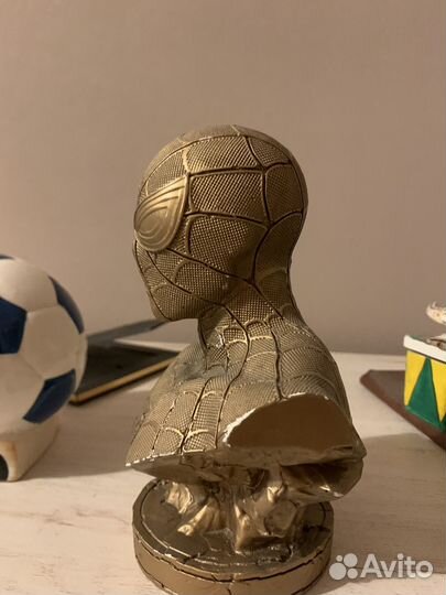 Бюст человека паука