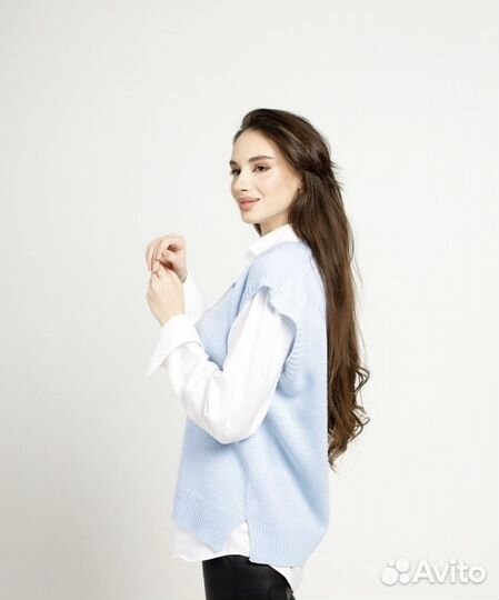 Жилет вязанный