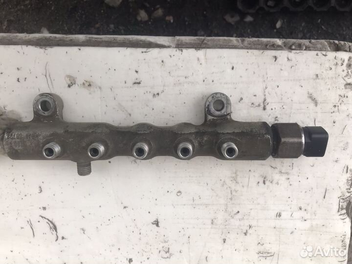 Топливная рампа Lexus IS 220d