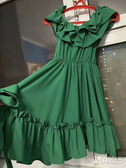 Новое зеленое платье 42 р S