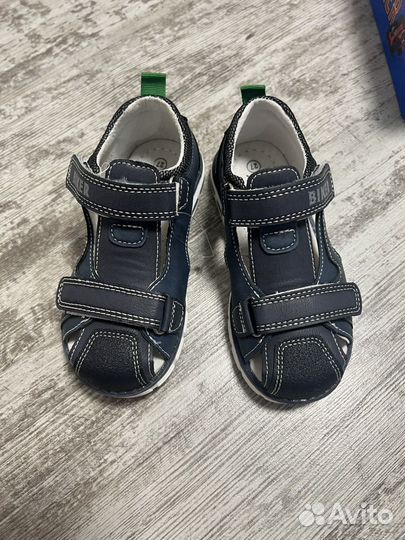 Сандалии новые 27 размер