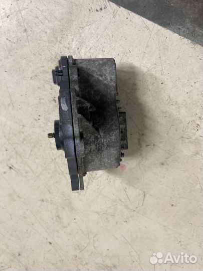 Помпа Toyota Prius ZVW30 2ZR-FXE