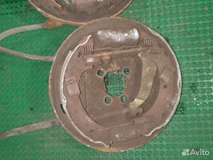 Щит тормозной задний Додж Стратус 2,4 96-00г