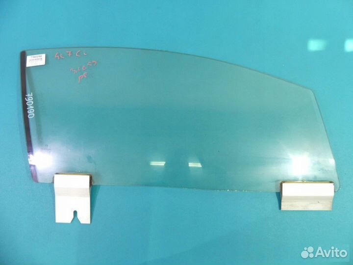 Стекло боковое переднее Peugeot 407 coupe