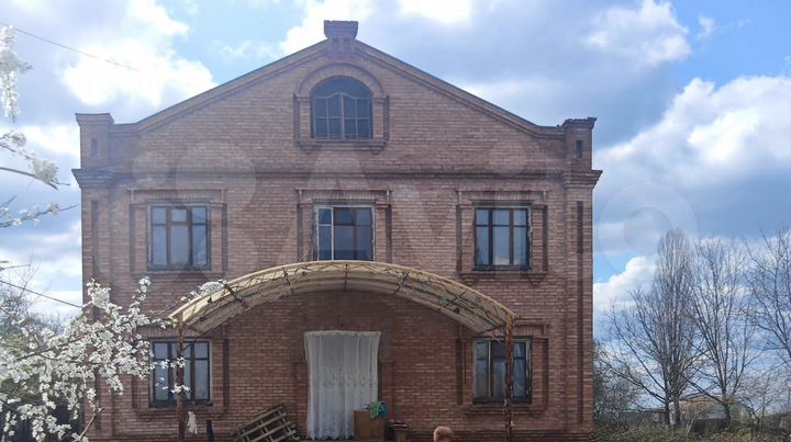 Коттедж 234 м² на участке 52 сот.