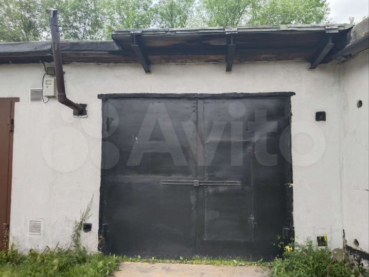 Гараж, > 30 м²