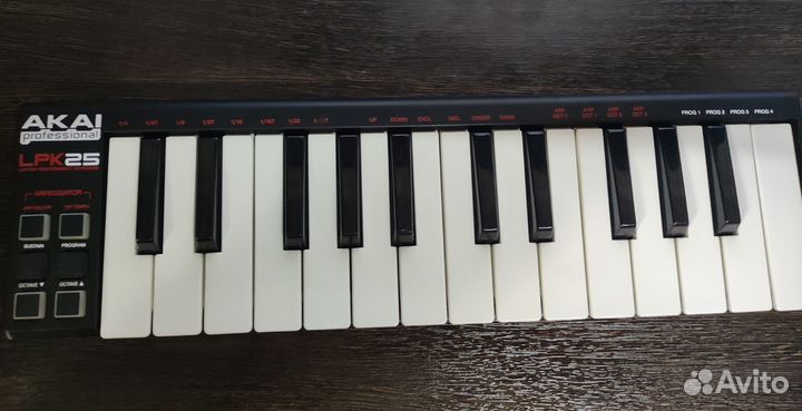 Midi-клавиатур akai PRO LPK25