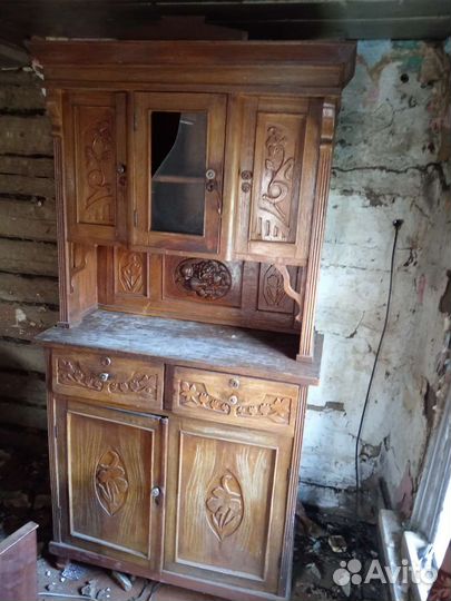 Старинный буфет горка