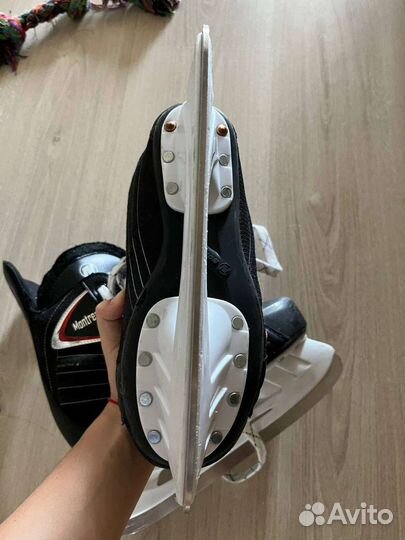 Коньки хоккейные