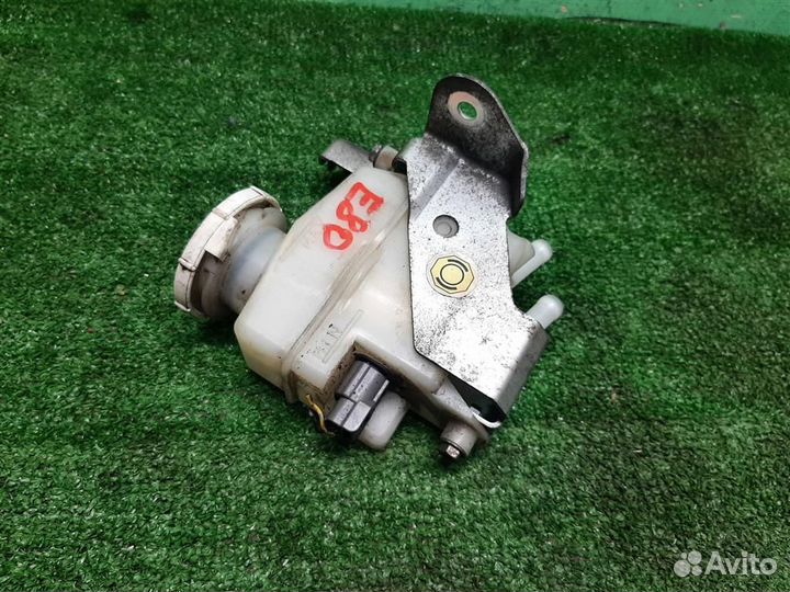 Бачок тормозной жидкости Mitsubishi Grandis 2008