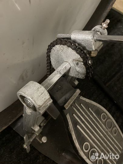 Педаль для бас барабана