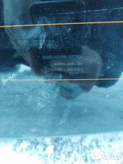 Стекло крышки багажника Renault Sandero 1