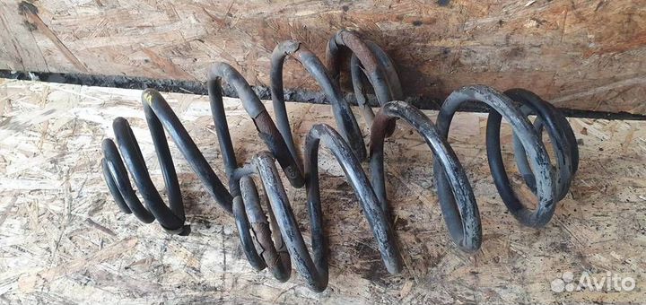 Пружина задняя Opel Zafira B 2005-2012