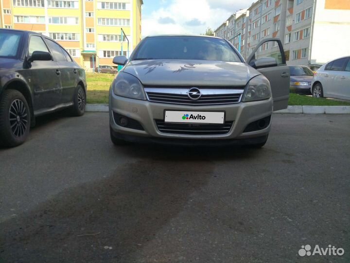 Opel Astra 1.6 МТ, 2008, битый, 175 000 км