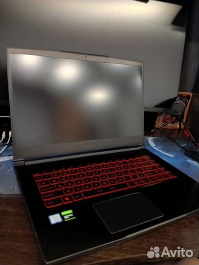 Ноутбук MSI