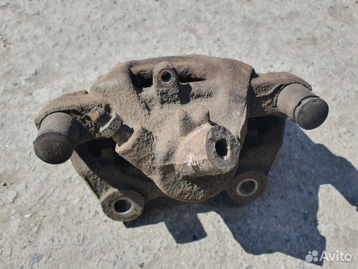 Суппорт задний правый Mercedes-Benz C-Class W204