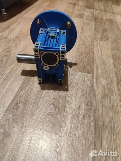 Угловой редуктор