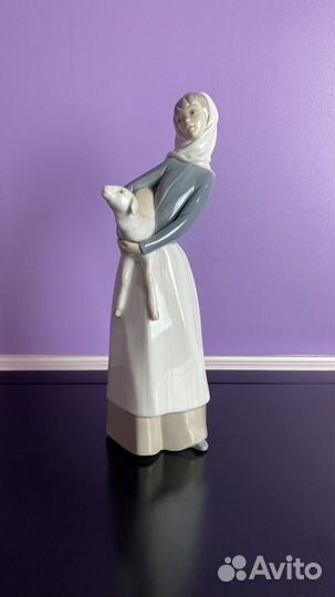 Редкая статуэтка Ладро Испания. Девушка с ягненком