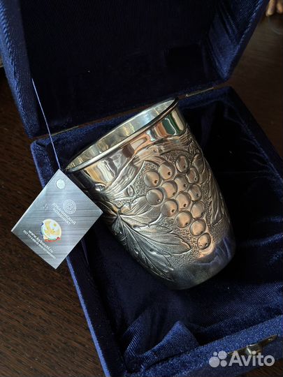 Серебряный стакан