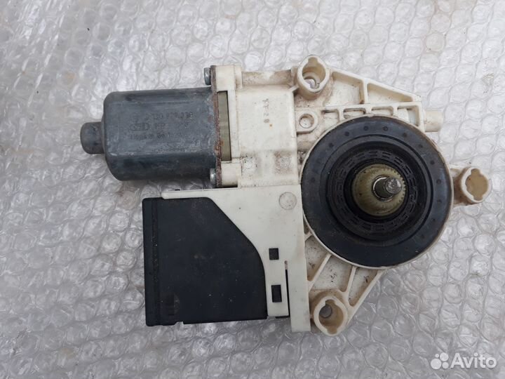 Стеклоподъемник задний левый Renault Megane 3 2009