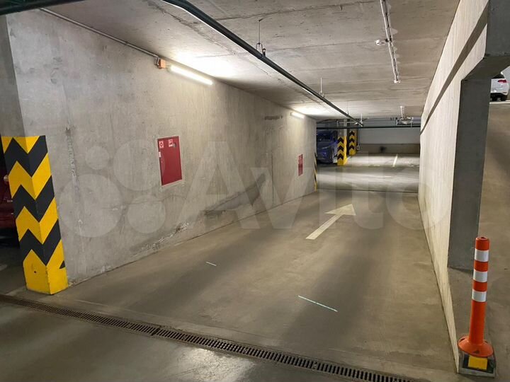 Машиноместо, 14 м²