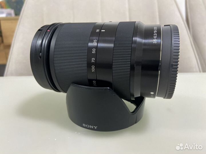 Sony 18-200mm f/3.5-6.3 OSS превосходное состояние