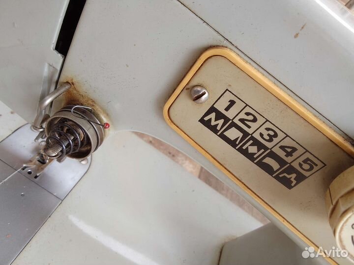 Швейная машина Чайка 3