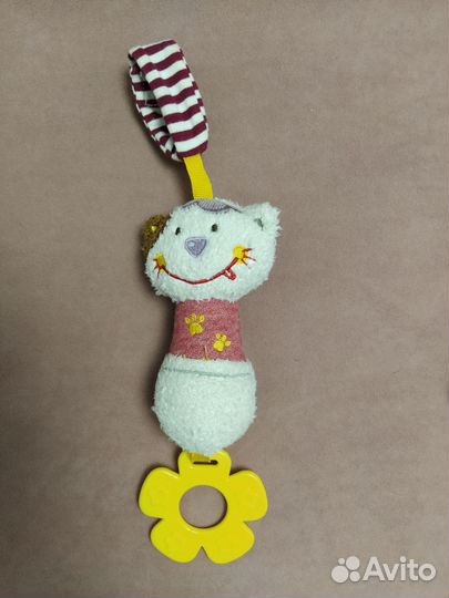 Подвеска игрушка погремушка на коляску кроватку