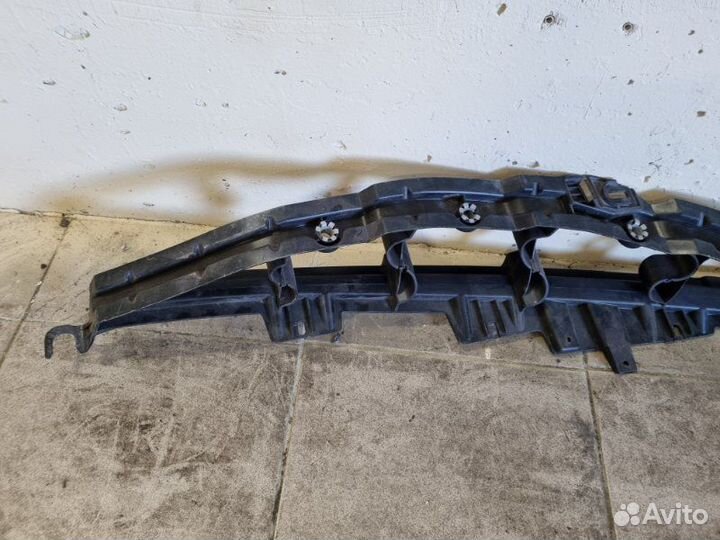 Кронштейн крыла передний правый Bmw X5 E70 С 2007