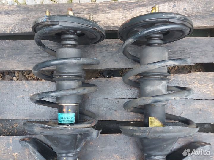 Амортизаторы передние Хонда CR-V 2