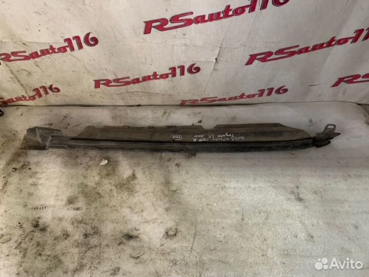 Накладка крыла передняя правая Land Cruiser 200