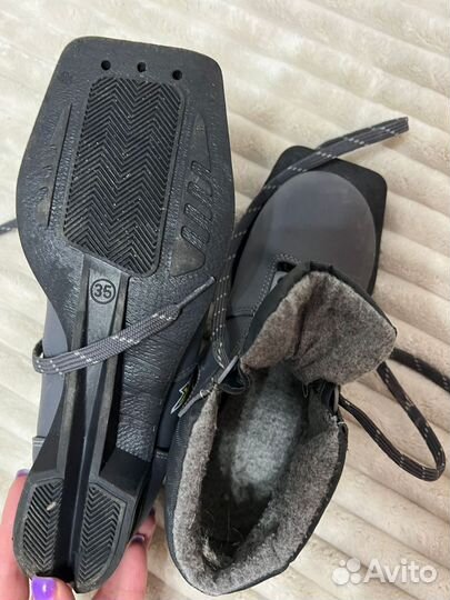 Лыжные ботинки