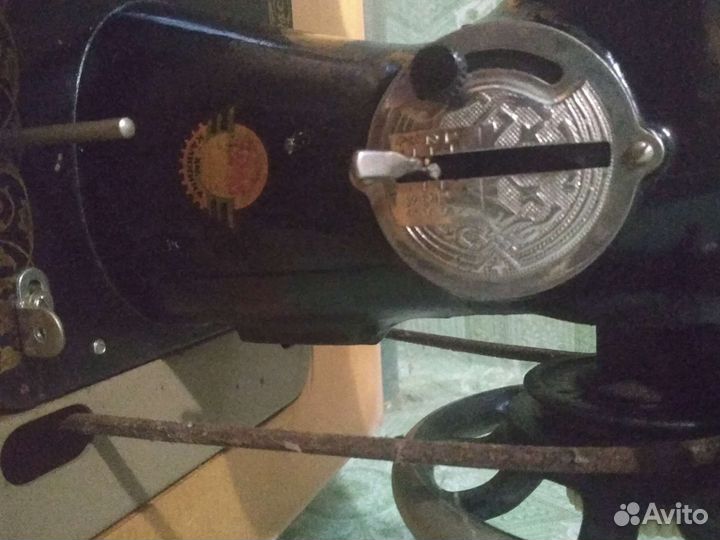 Швейная машинка ножная