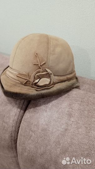 Шляпа женскаянатуральная