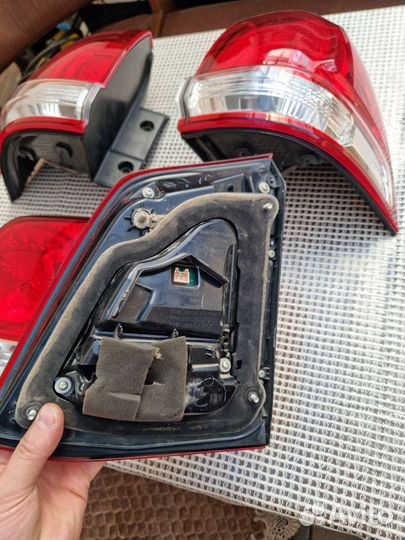 Оригинальные задние фары