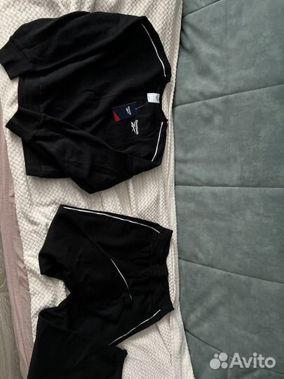 Костюм спортивный Reebok