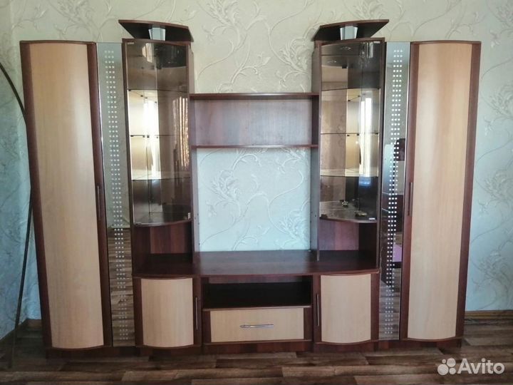 Стенка в гостиную