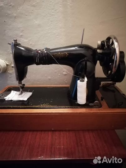 Швейная машина Подольск ручная в хорошем состоянии
