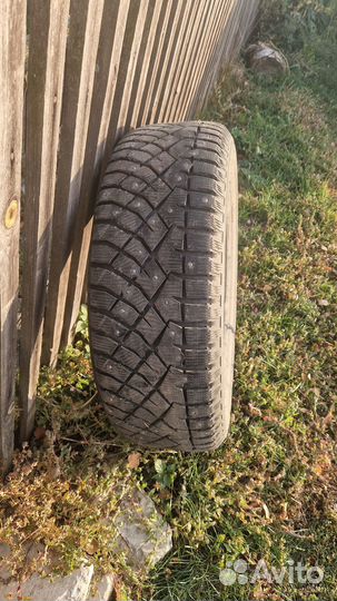 Nitto Therma Spike 225/65 R17