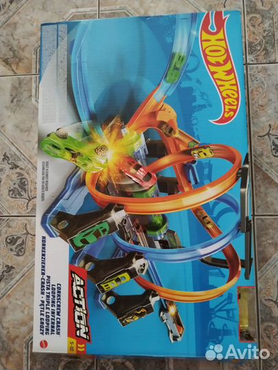 Трэк Hot Wheels тройная петля