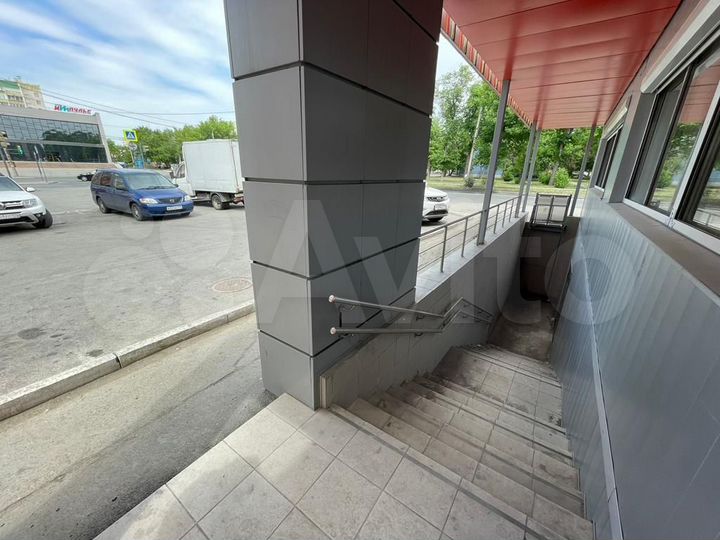 Торговая площадь, 50-летия ВЛКСМ ул., 17