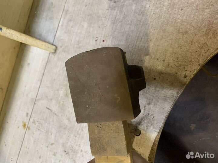 Финагкль с наковальней