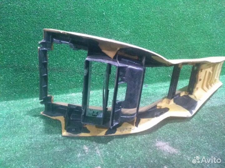 Подлокотник Mercedes-Benz E-Class W124 M111