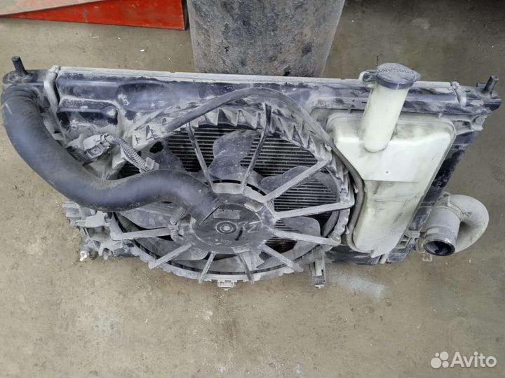 Радиатор охлаждения диффузор Kia Ceed 2 JD